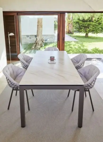 Tables et chaises modernes Musola